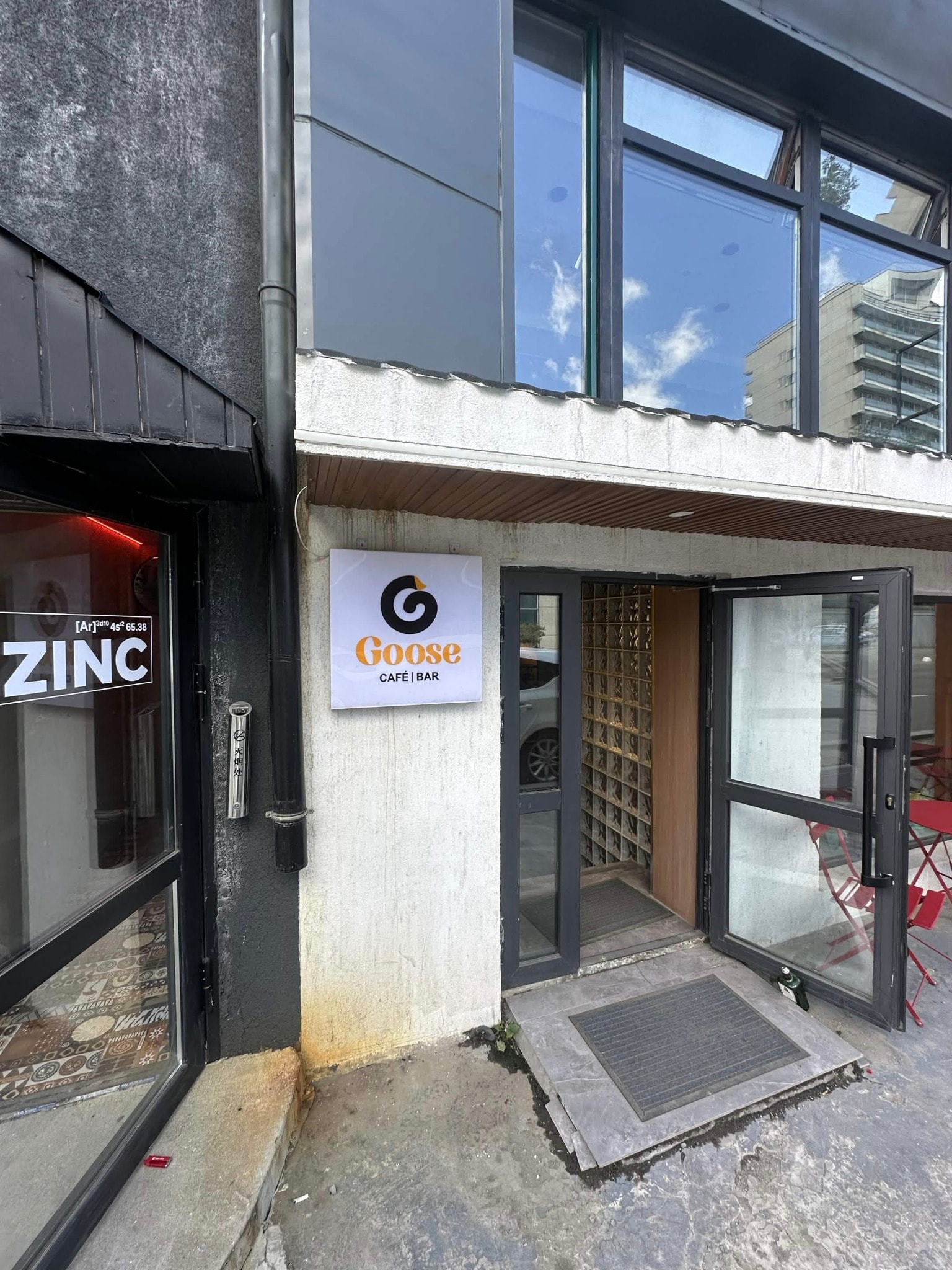 Goose Cafe and Bar — Café — Ulaanbaatar