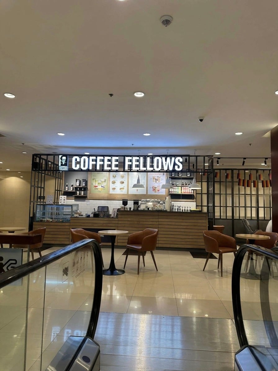 Coffee Fellows — Cafe